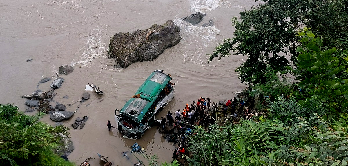 धादिङ बस दुर्घटना : मृतक मध्ये चार जनाको सनाखत